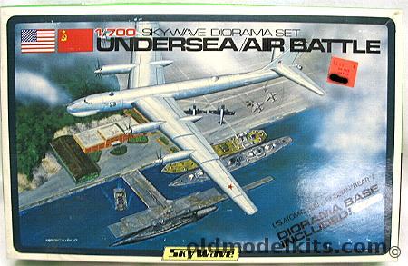 Skywave 1/700 Undersea Air Battle - With Diroama Base / LST / Fletcher DD / SSBN / Bear / Neptune P2V / F-4 / Buildings / Pier / Barge With Crane And More, SW-1000 plastic model kit